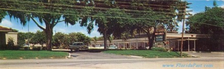 I'm up front getting our room at the Mid-Lakes Motel, here on Old Dixie Highway, Leesburg, FloridaPast